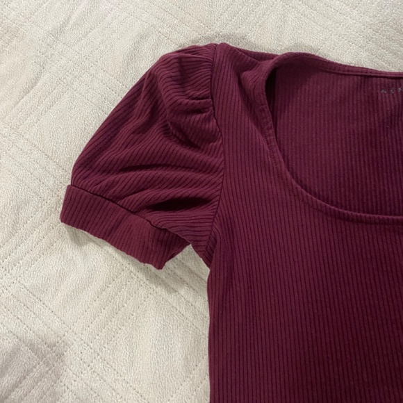 Women’s Aeropostale t-shirt - Picture 3 of 4